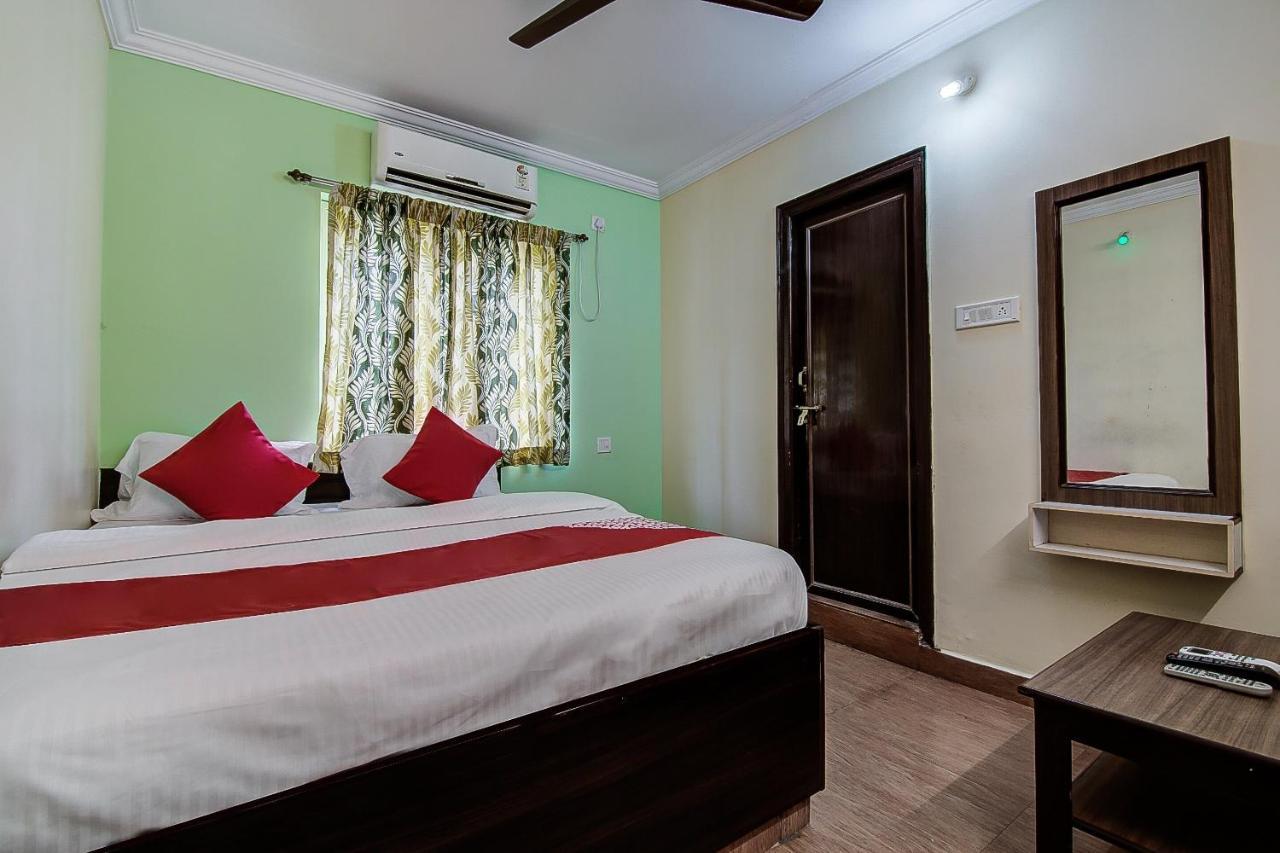 Oyo Lalitha Delight Otel Visakhapatnam Dış mekan fotoğraf