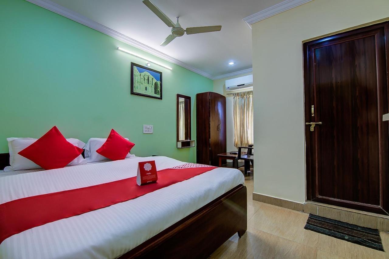 Oyo Lalitha Delight Otel Visakhapatnam Dış mekan fotoğraf
