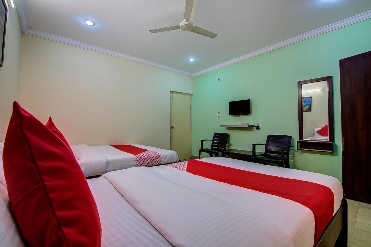 Oyo Lalitha Delight Otel Visakhapatnam Dış mekan fotoğraf