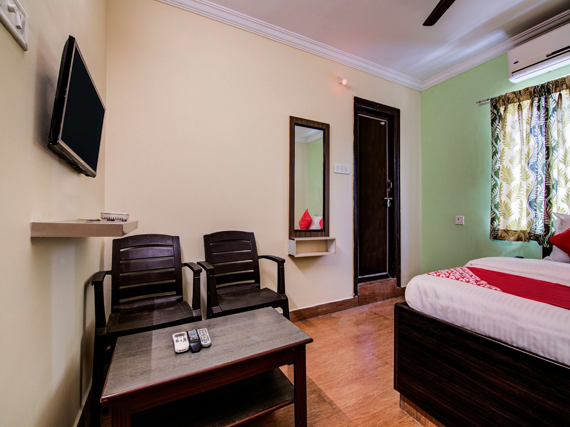 Oyo Lalitha Delight Otel Visakhapatnam Dış mekan fotoğraf